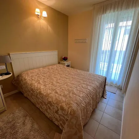 Duplex With Terrace , Pool, 2 Bedrooms Lenno